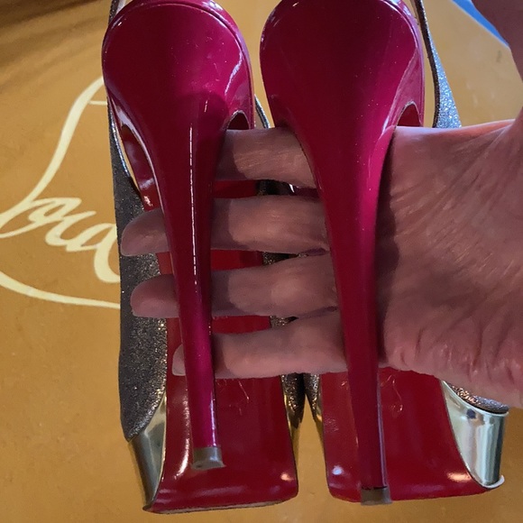 Authentic Christian Louboutin - Picture 5 of 9